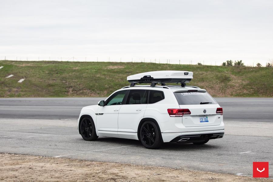  Volkswagen Atlas R-Line on Vossen Wheels (CV10) 2019 года  (фото 48 из 53)